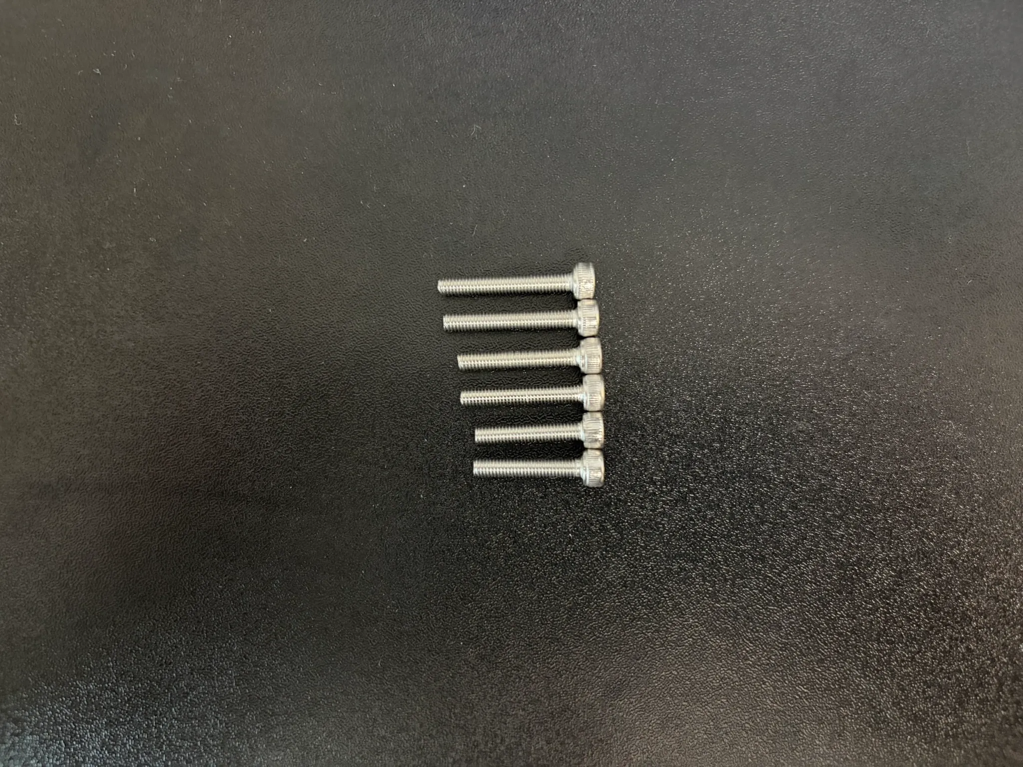 ケースに付属した3種類のM3ボルト